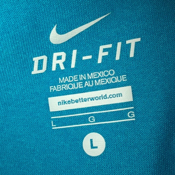 🍀Nike DRI-FIT Training T-shirt - Picture 3 of 3
